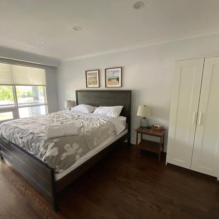 Yonge And Finch Subway !L Spacious & Bright Private Bedroom With Shared Amenties トロント エクステリア 写真