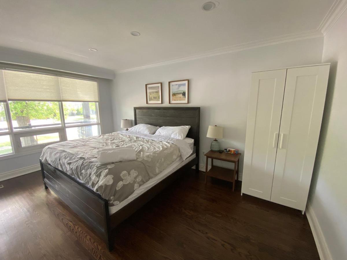 Yonge And Finch Subway !L Spacious & Bright Private Bedroom With Shared Amenties トロント エクステリア 写真