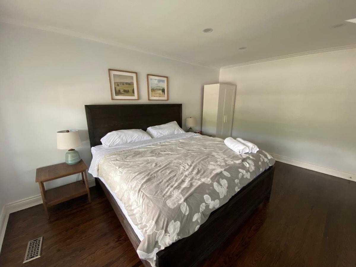 Yonge And Finch Subway !L Spacious & Bright Private Bedroom With Shared Amenties トロント エクステリア 写真